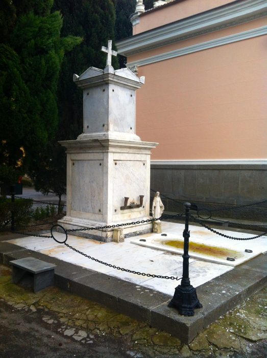 Antonio De Martino's tomb (4).jpg